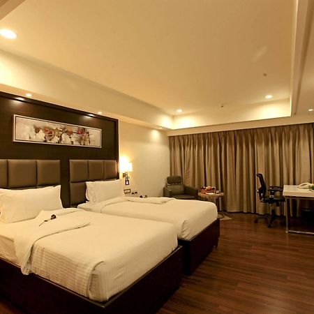 Goutham Grand Hotel - Tenali Vijayawāda Екстериор снимка