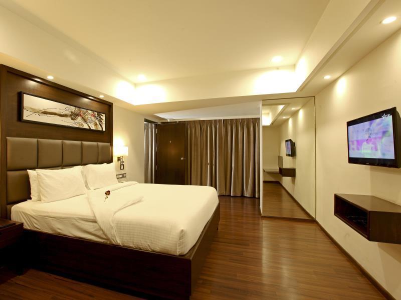 Goutham Grand Hotel - Tenali Vijayawāda Екстериор снимка