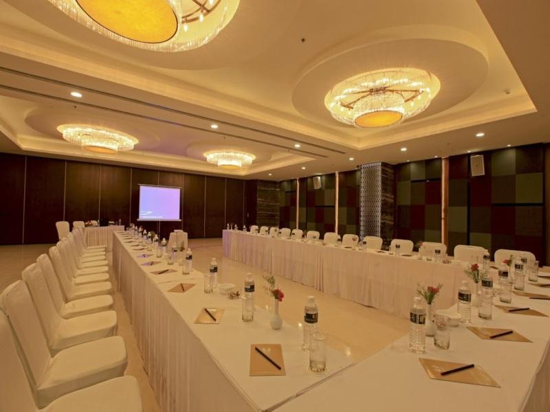 Goutham Grand Hotel - Tenali Vijayawāda Екстериор снимка