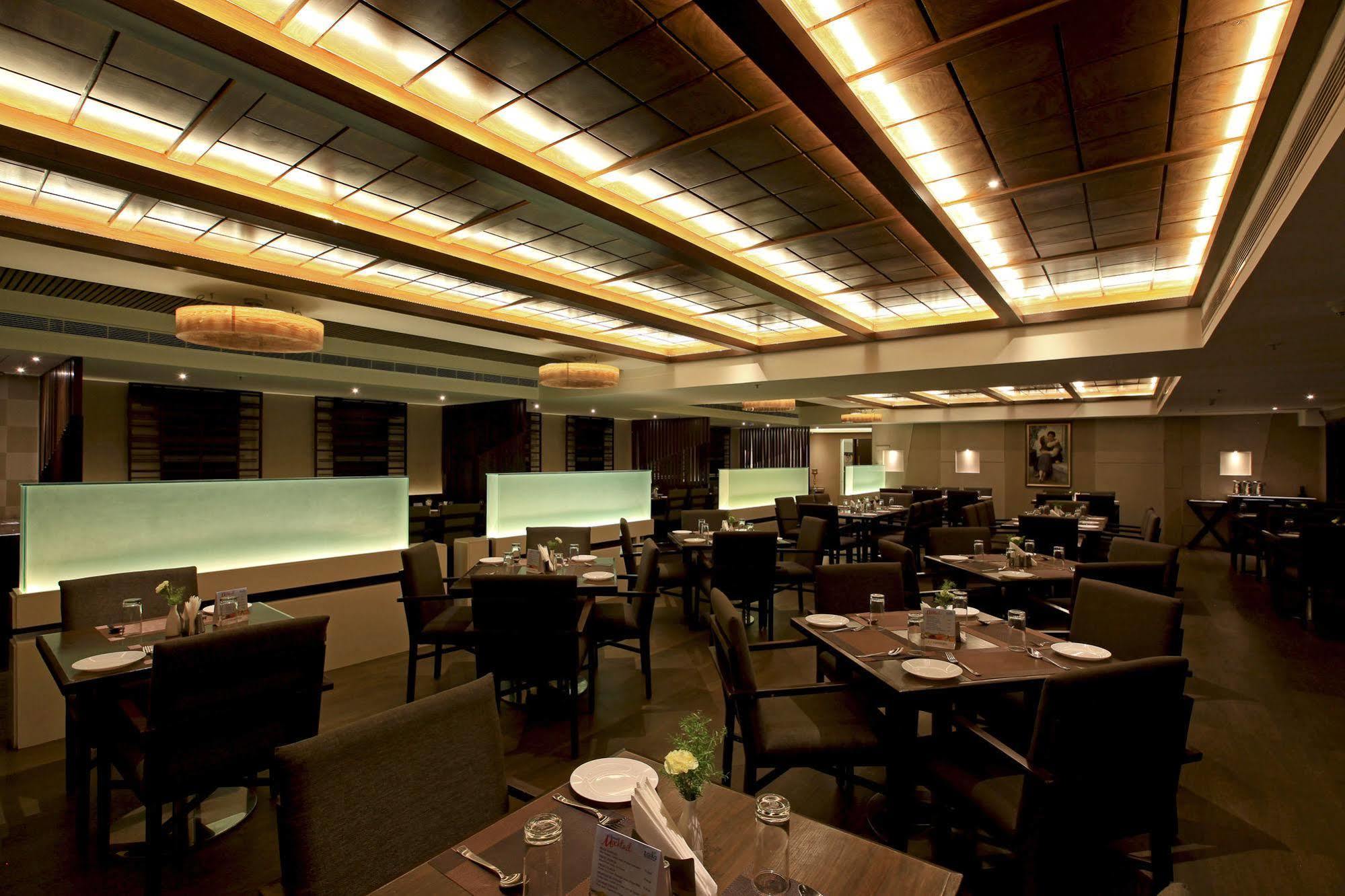 Goutham Grand Hotel - Tenali Vijayawāda Екстериор снимка